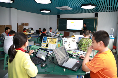 科技赋能未来 我省加速推进中小学人工智能普及教育迈入新阶段