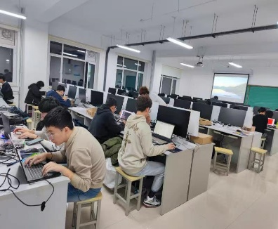集成电路科学与工程学院成功举办校企共建课程“创新与课外研学实训营”结业仪式